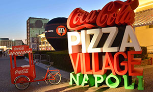 Al Coca-Cola Pizza Village